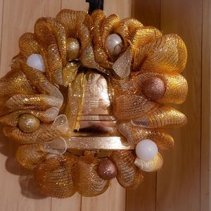 Deco mesh wreath